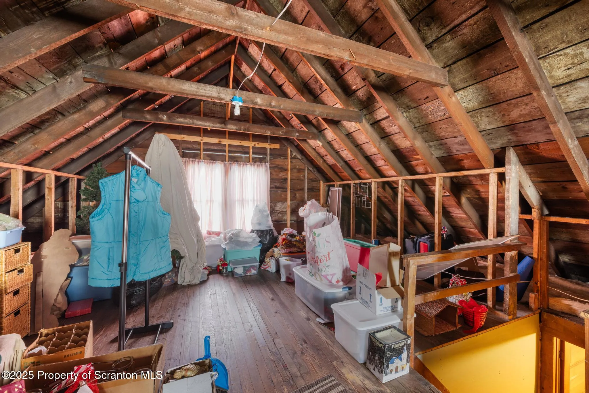 187 Washington Street, Carbondale, Pennsylvania 18407, 4 Bedrooms Bedrooms, 8 Rooms Rooms,2 BathroomsBathrooms,Residential,For Sale,Washington,SC253264