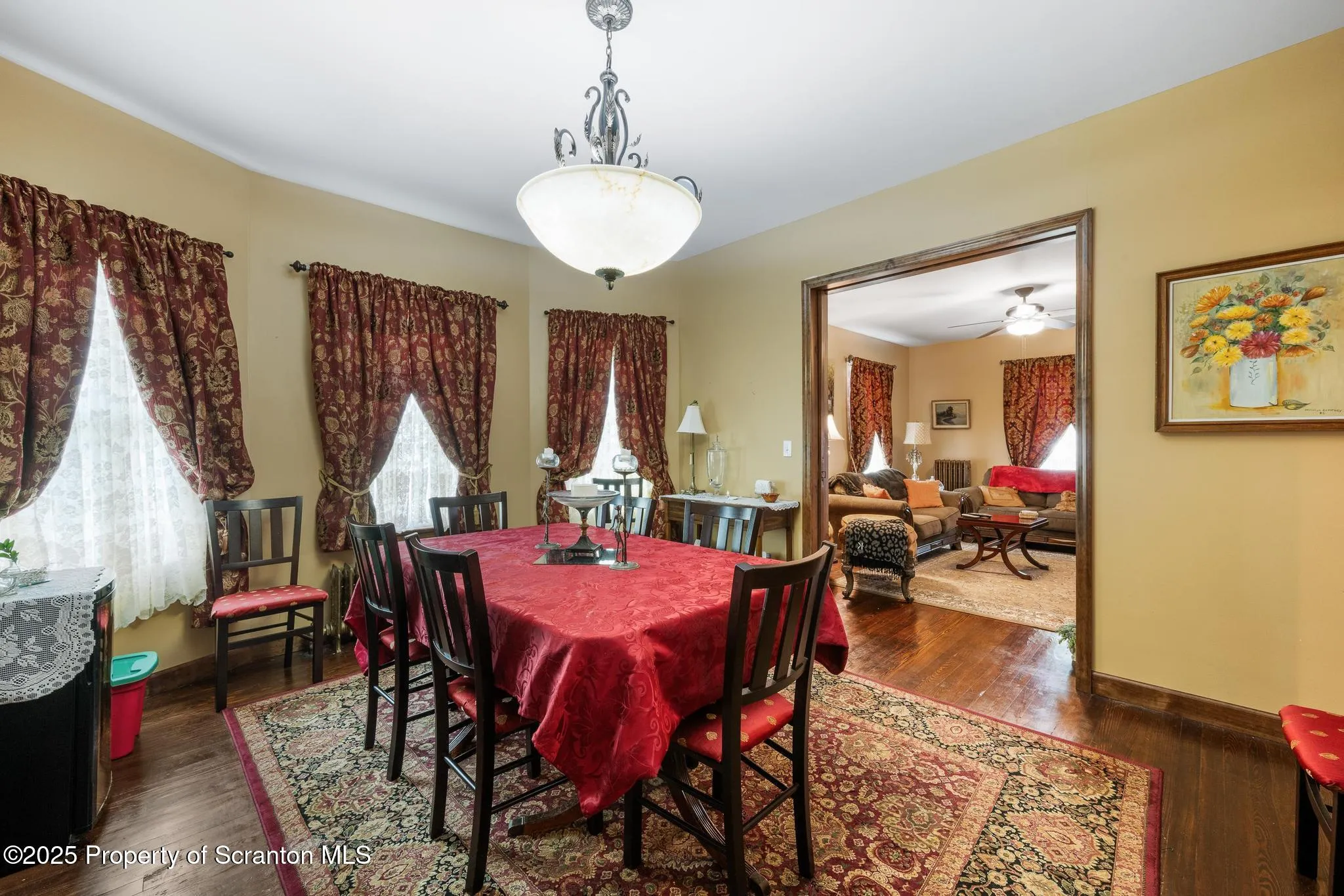 187 Washington Street, Carbondale, Pennsylvania 18407, 4 Bedrooms Bedrooms, 8 Rooms Rooms,2 BathroomsBathrooms,Residential,For Sale,Washington,SC253264