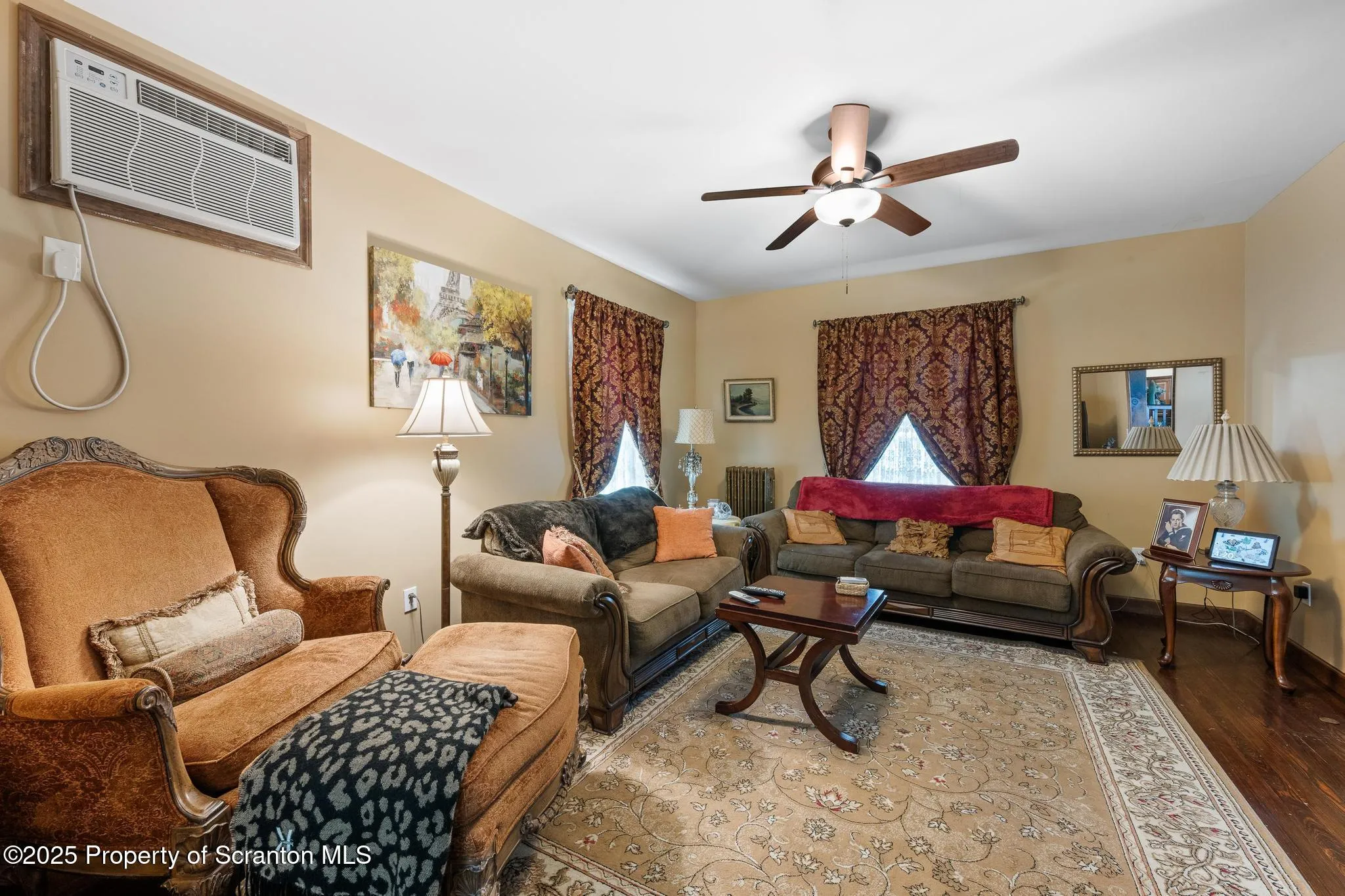 187 Washington Street, Carbondale, Pennsylvania 18407, 4 Bedrooms Bedrooms, 8 Rooms Rooms,2 BathroomsBathrooms,Residential,For Sale,Washington,SC253264
