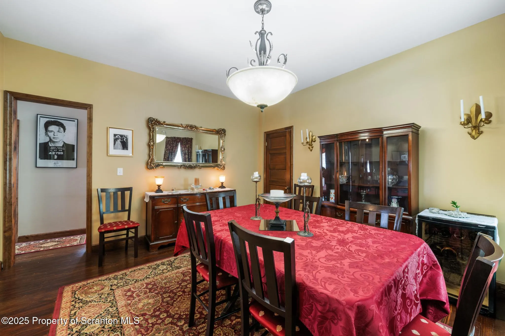 187 Washington Street, Carbondale, Pennsylvania 18407, 4 Bedrooms Bedrooms, 8 Rooms Rooms,2 BathroomsBathrooms,Residential,For Sale,Washington,SC253264