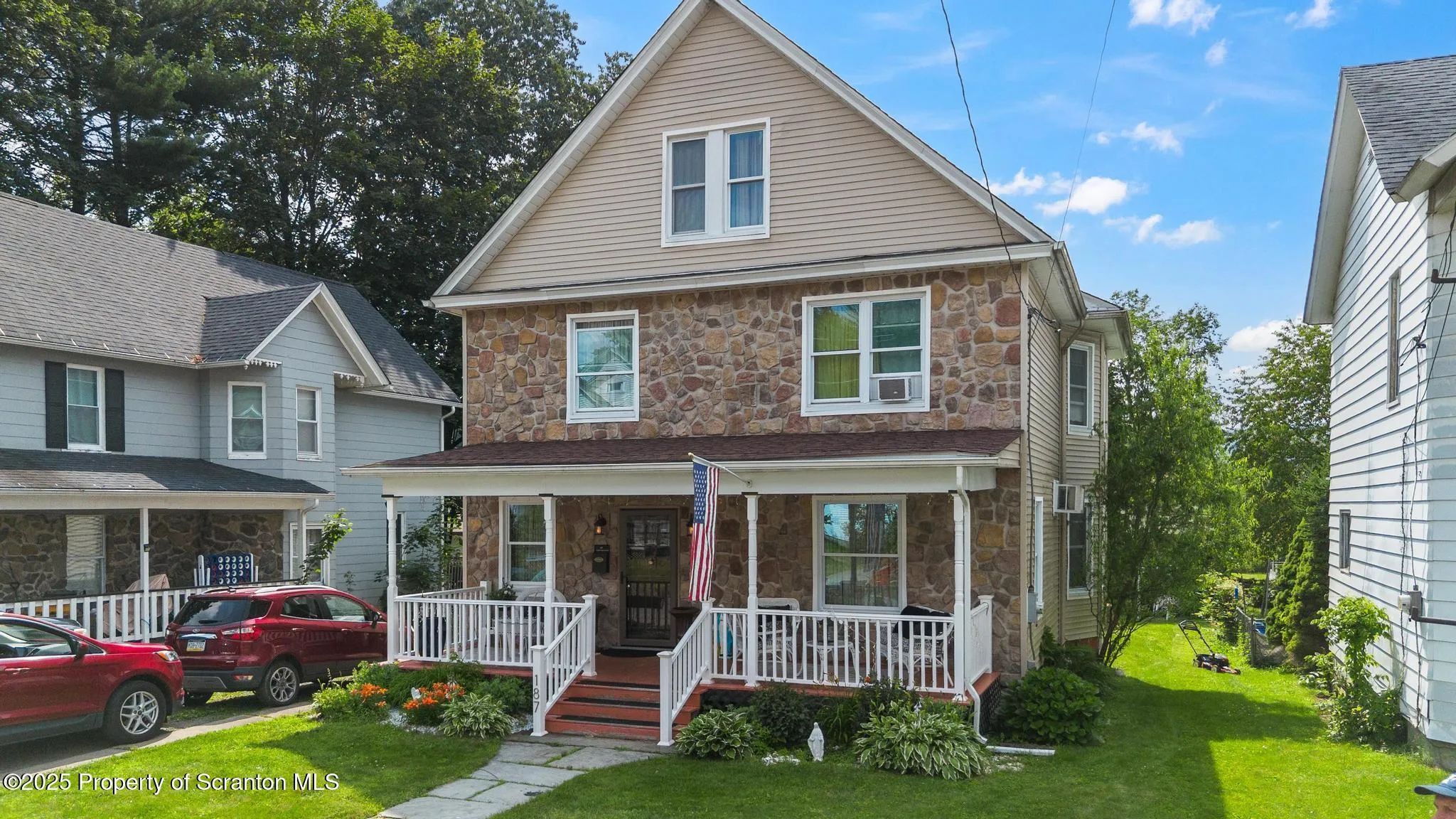 187 Washington Street, Carbondale, Pennsylvania 18407, 4 Bedrooms Bedrooms, 8 Rooms Rooms,2 BathroomsBathrooms,Residential,For Sale,Washington,SC253264
