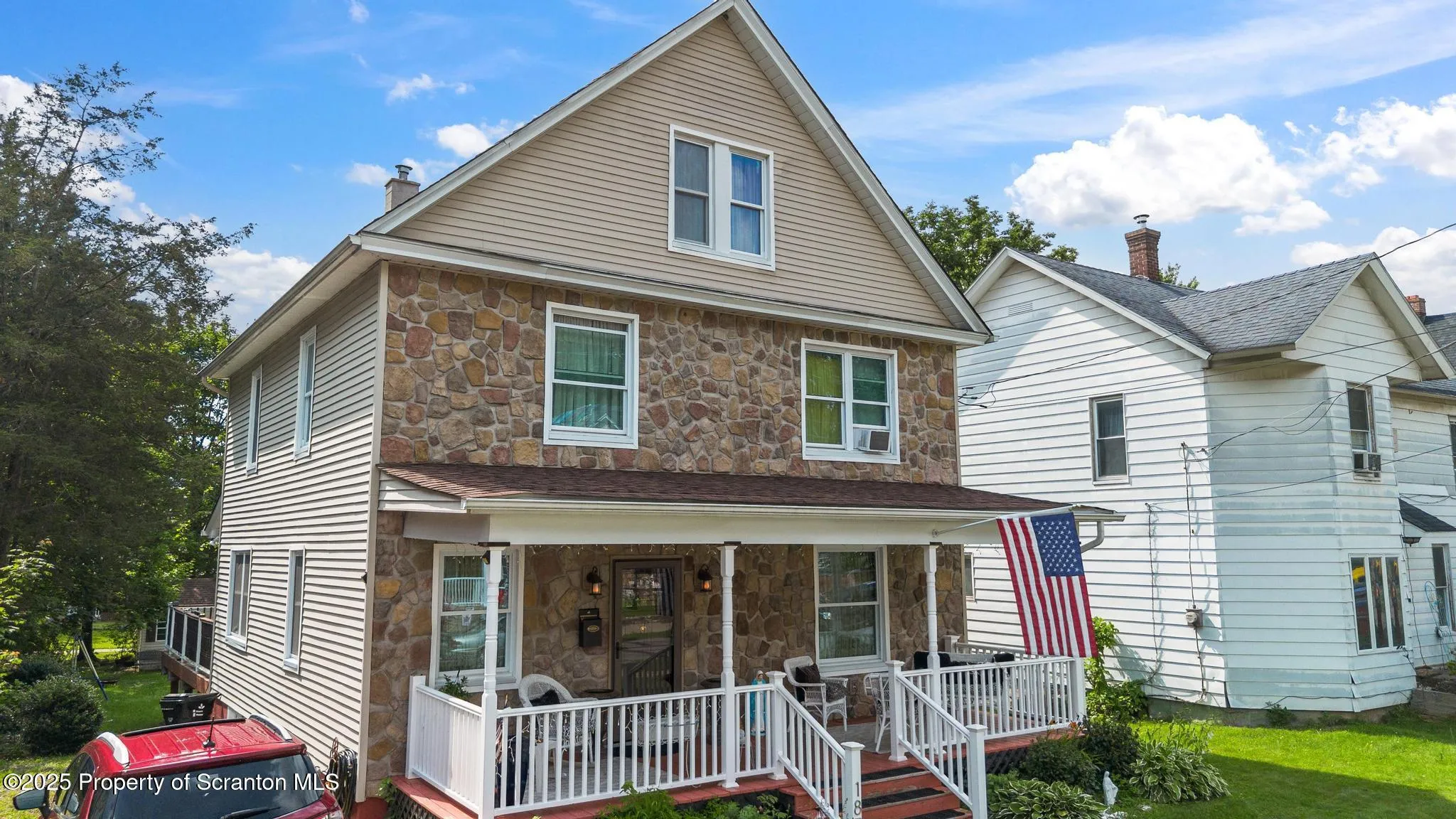 187 Washington Street, Carbondale, Pennsylvania 18407, 4 Bedrooms Bedrooms, 8 Rooms Rooms,2 BathroomsBathrooms,Residential,For Sale,Washington,SC253264