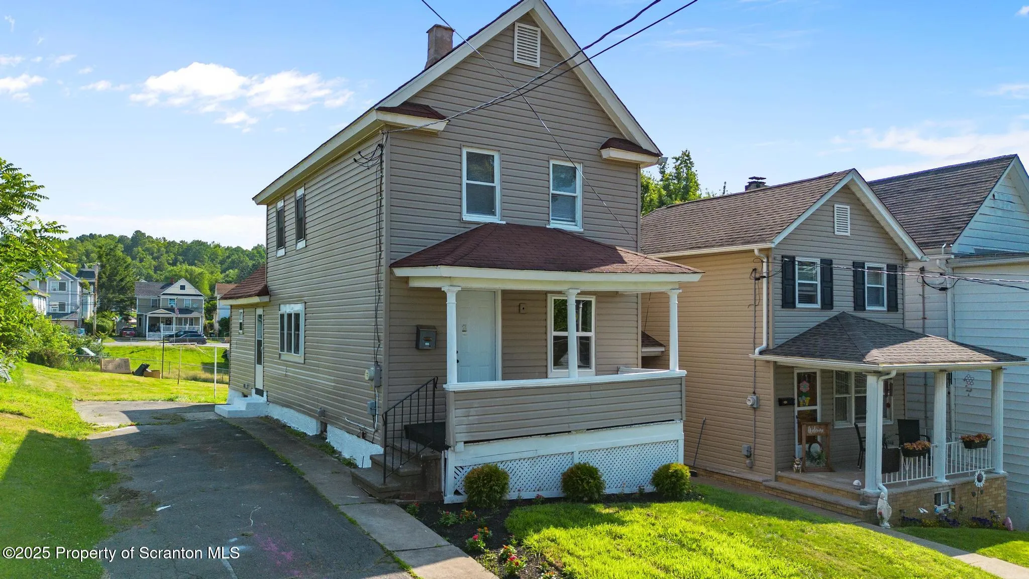 830 E Scott Street, Olyphant, Pennsylvania 18447, 2 Bedrooms Bedrooms, 5 Rooms Rooms,1 BathroomBathrooms,Residential,For Sale,Scott,SC253320