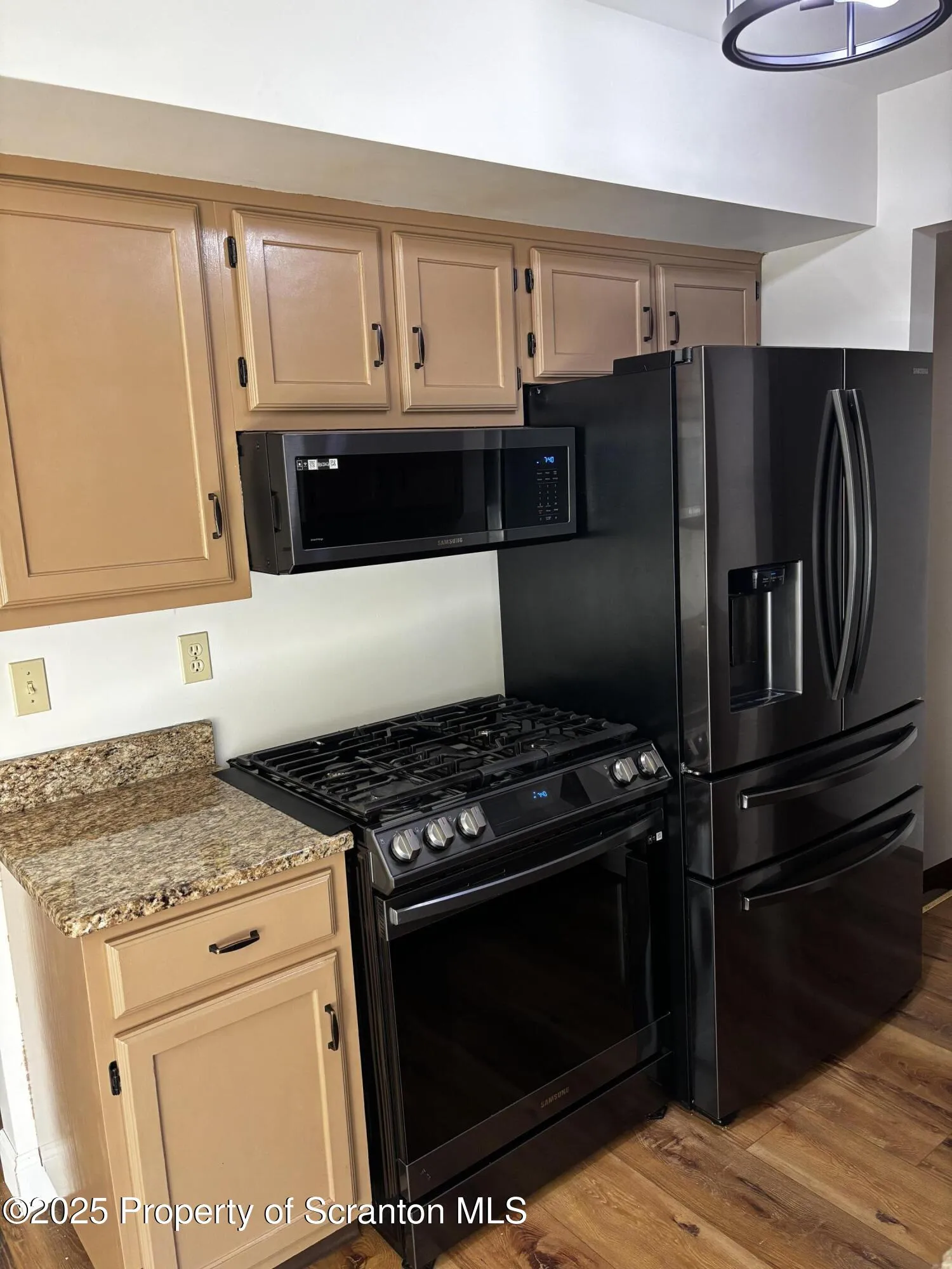 107 Garney Street, Dalton, Pennsylvania 18414, 2 Bedrooms Bedrooms, 7 Rooms Rooms,2 BathroomsBathrooms,Residential Lease,For Rent,Garney,SC253295