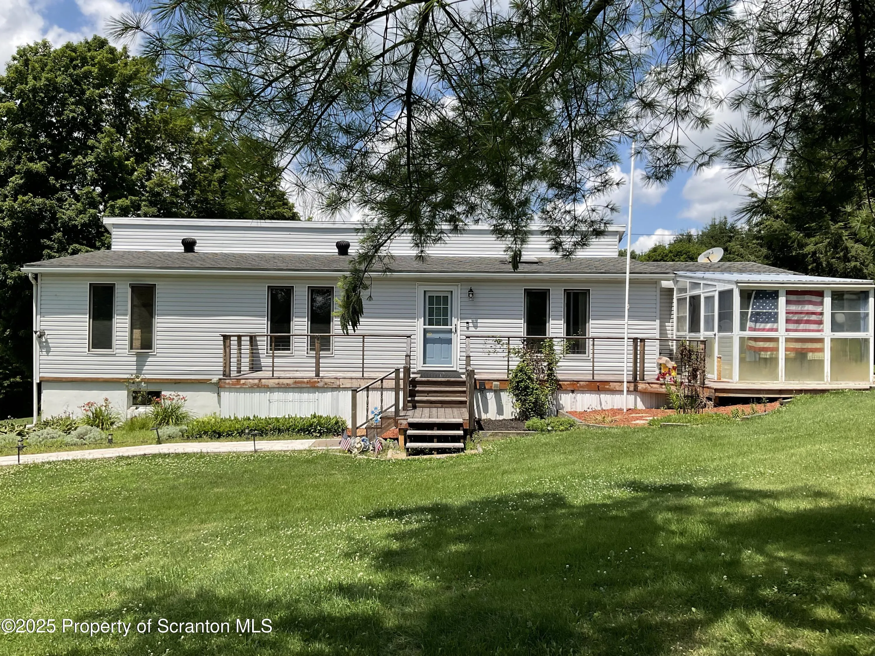 Residential For Sale 135 Spudeno Road, Moscow, Pennsylvania 18444