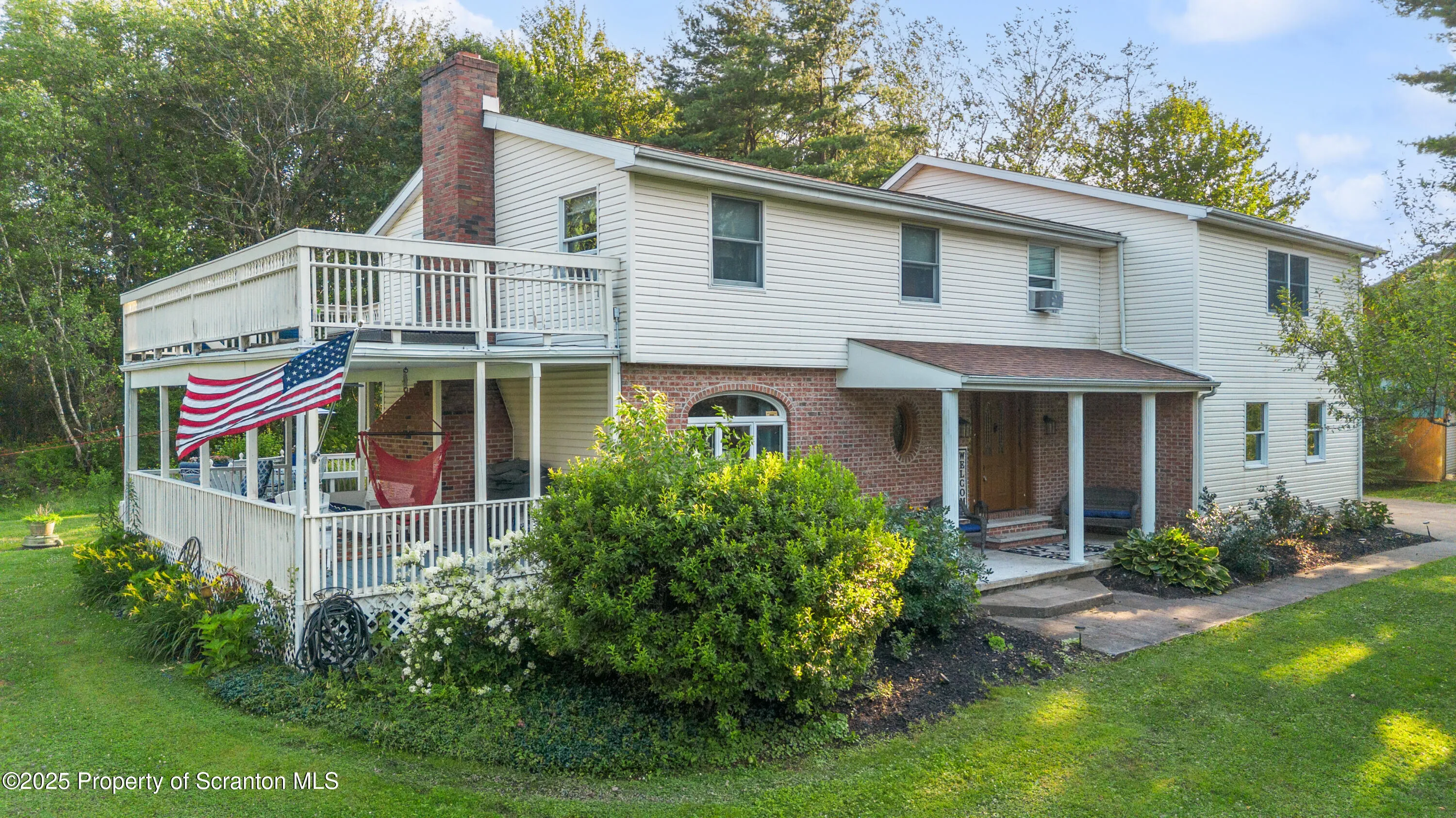 Residential For Sale 340 Washington Street, Greenfield Twp, Pennsylvania 18407
