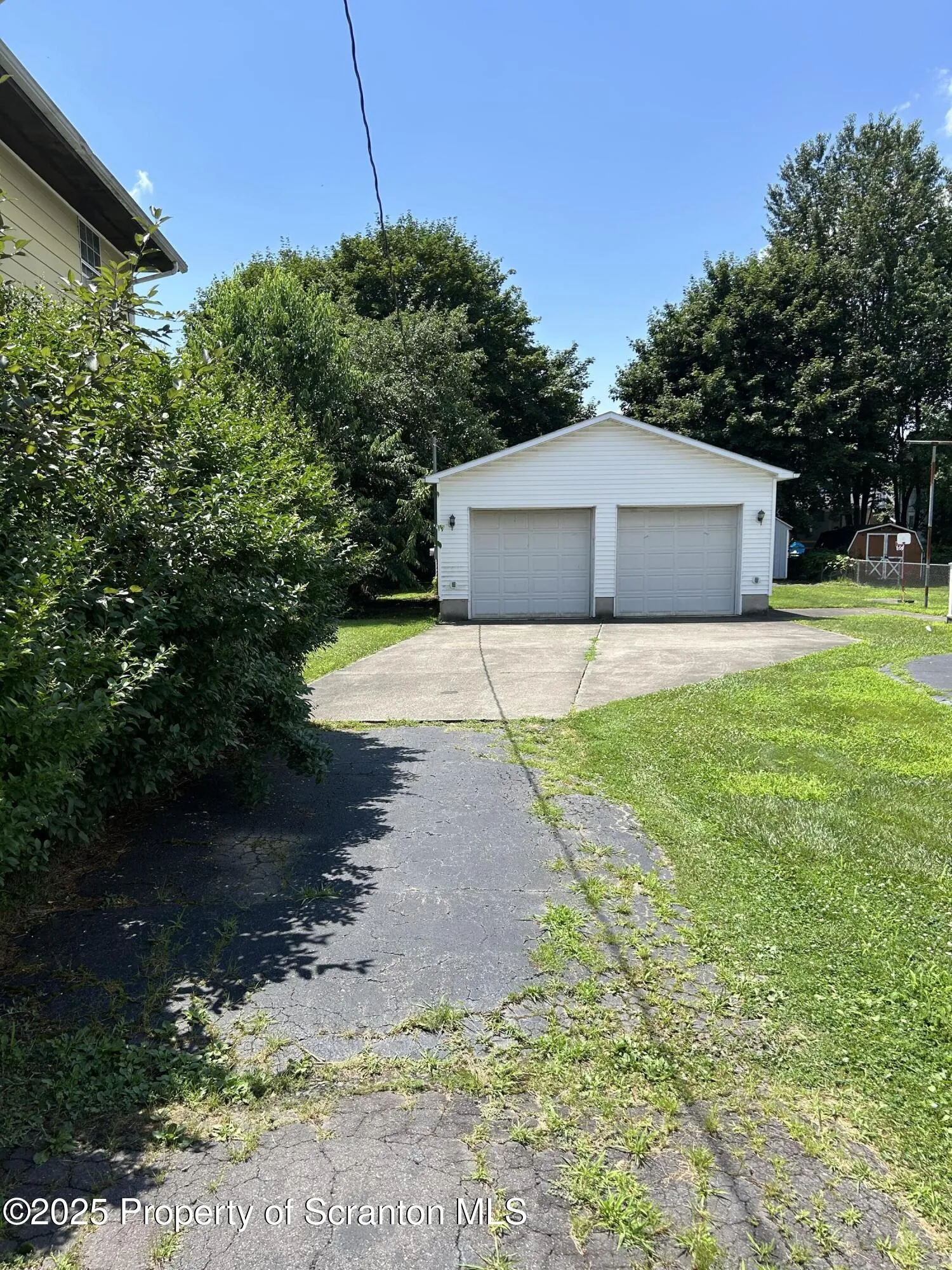 Residential Lease For Rent 209 Jackson Street Unit Garage, Olyphant, Pennsylvania 18447