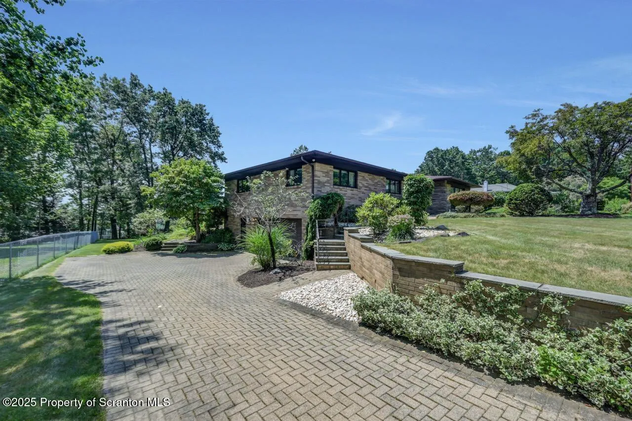 Residential For Sale 446 Kennedy Drive, Archbald, Pennsylvania 18403