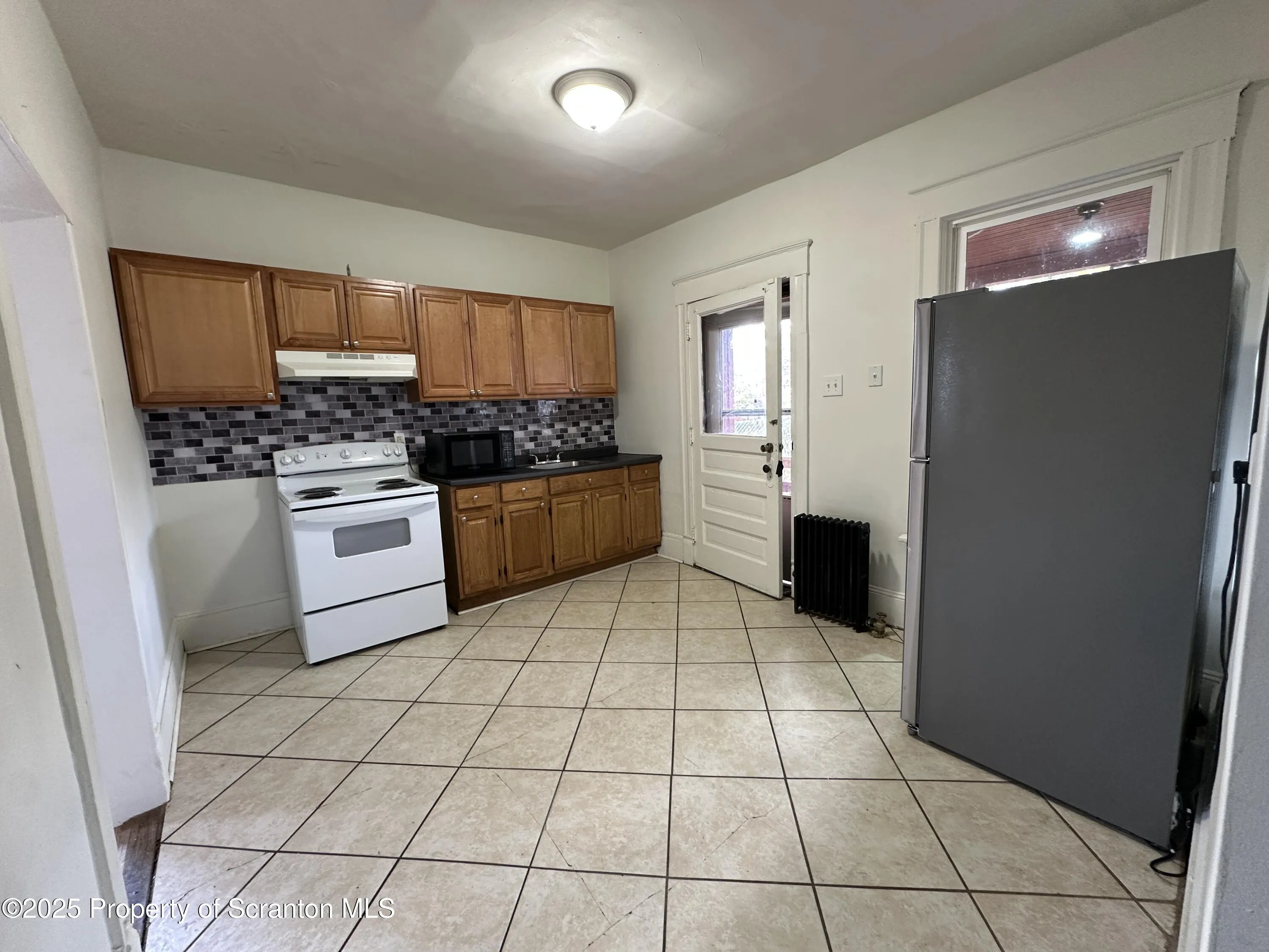 Residential Lease For Rent 568 Main Street, Edwardsville, Pennsylvania 18704