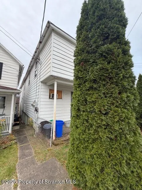 Residential Income For Sale 22 E Broadway Street, Plymouth, Pennsylvania 18651