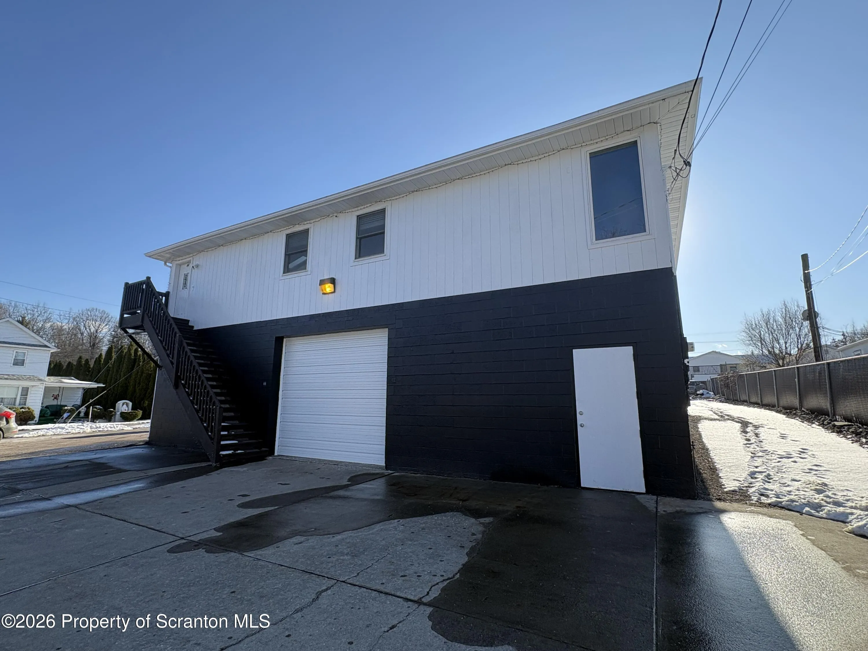 Commercial Lease For Rent 44 Olendike Street, Throop, Pennsylvania 18512