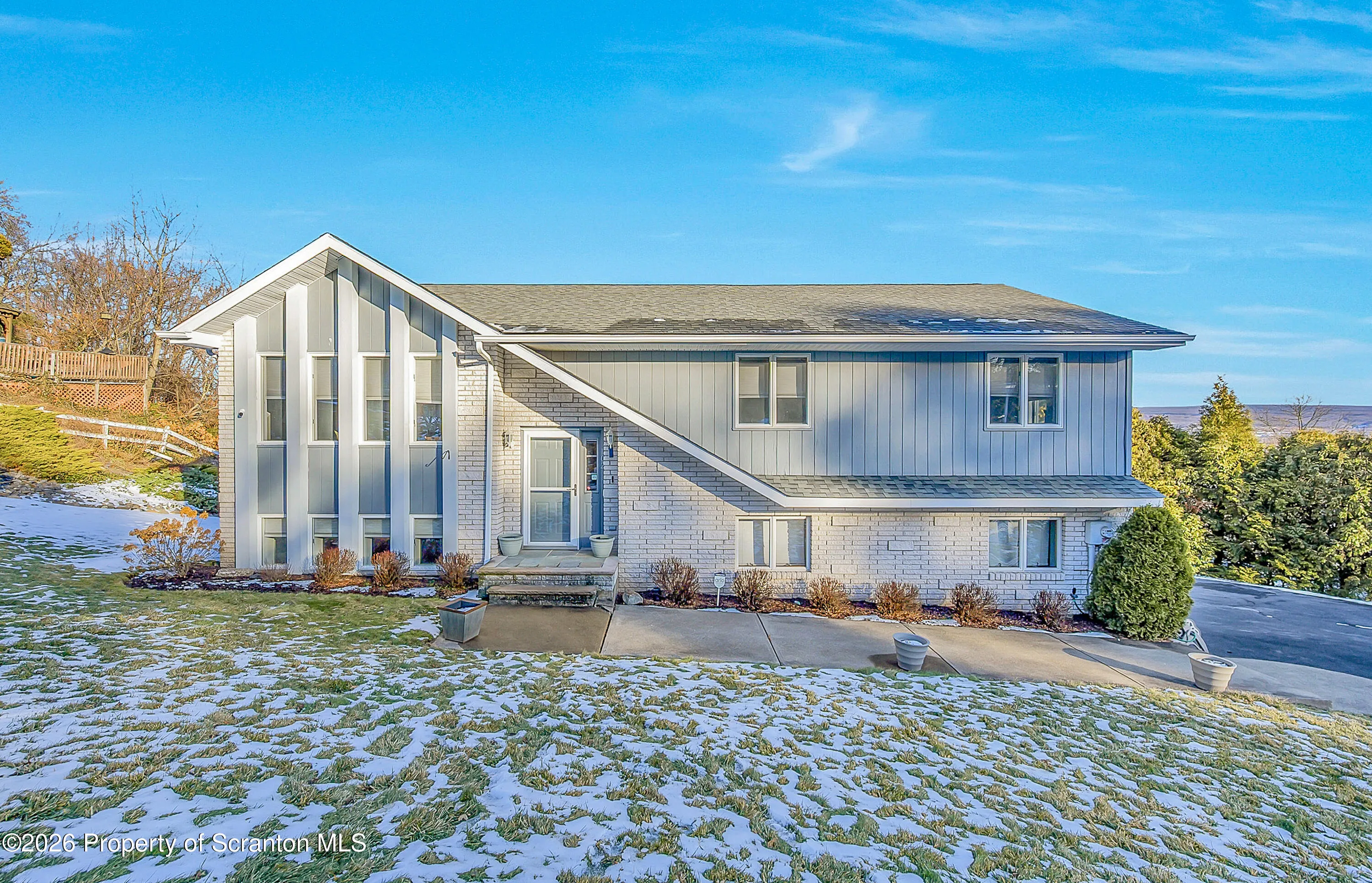 Residential For Sale 102 Glenstone Road, Dickson City, Pennsylvania 18519