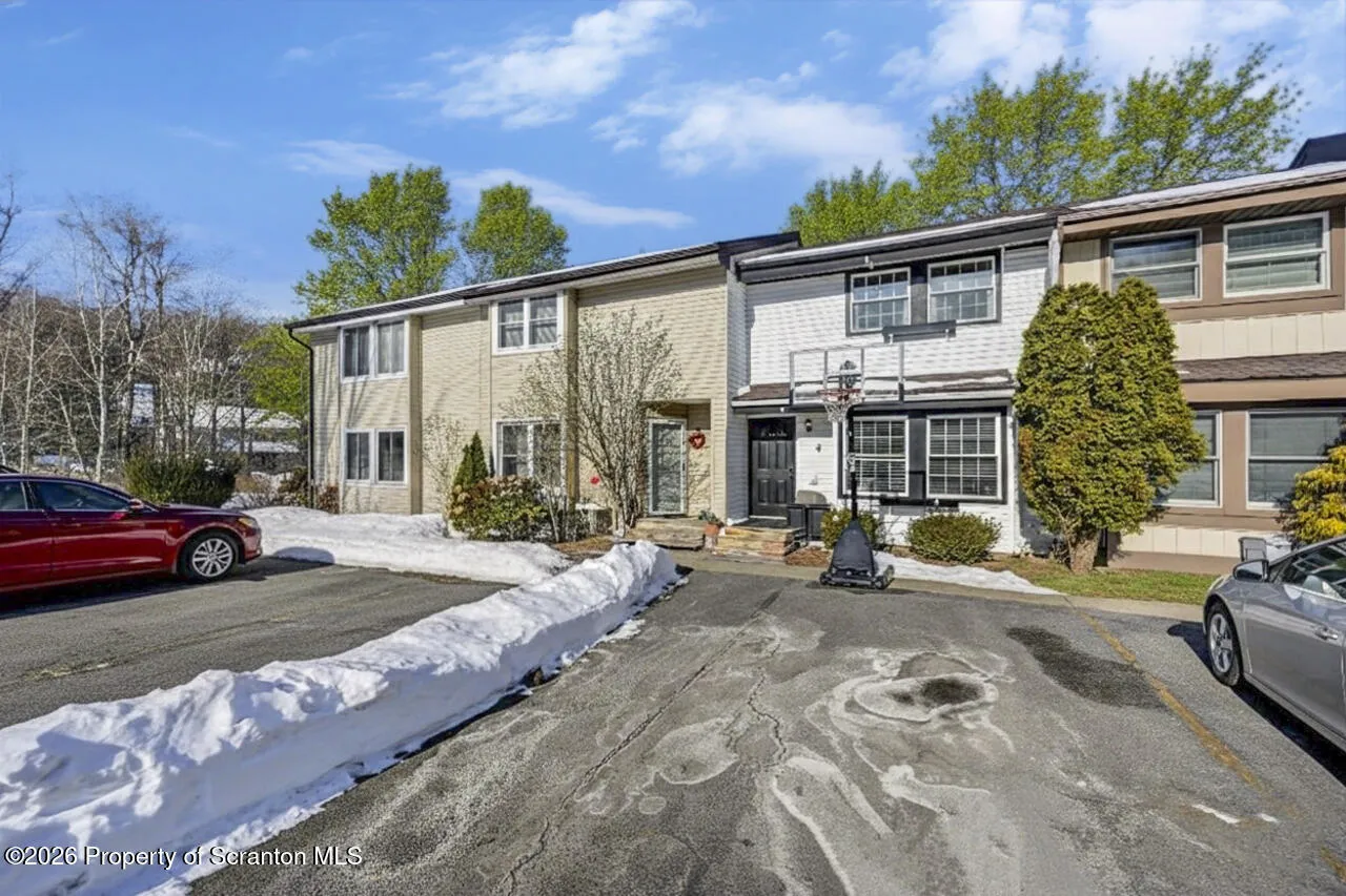 Residential For Sale 4 Hunts Court, South Abington Twp, Pennsylvania 18411