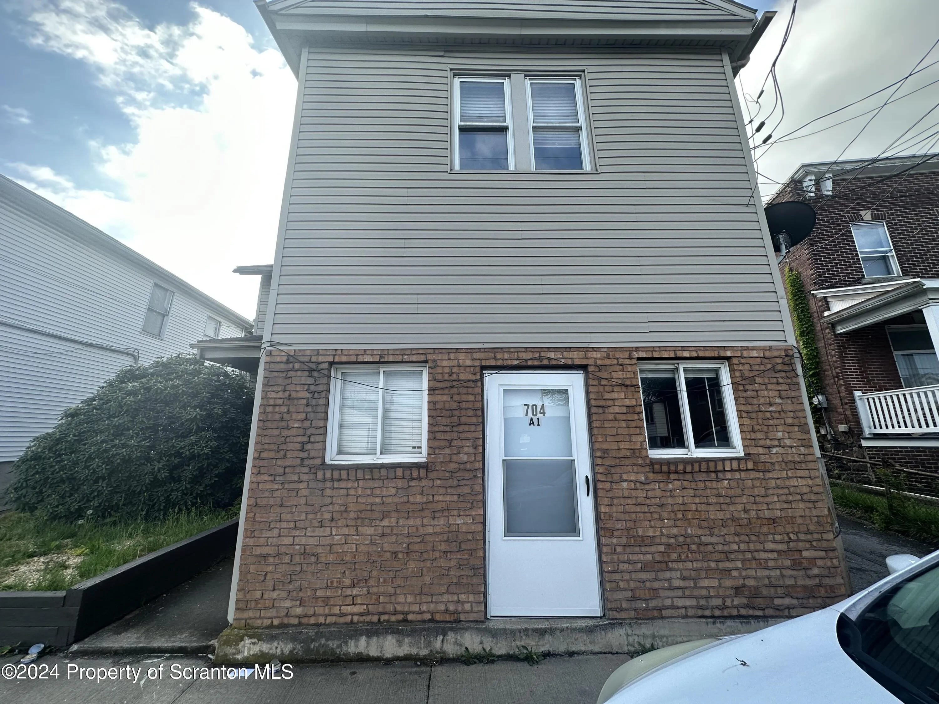 Residential Lease For Rent 704 Hazle Street Unit 1, Wilkes-barre, Pennsylvania 18702