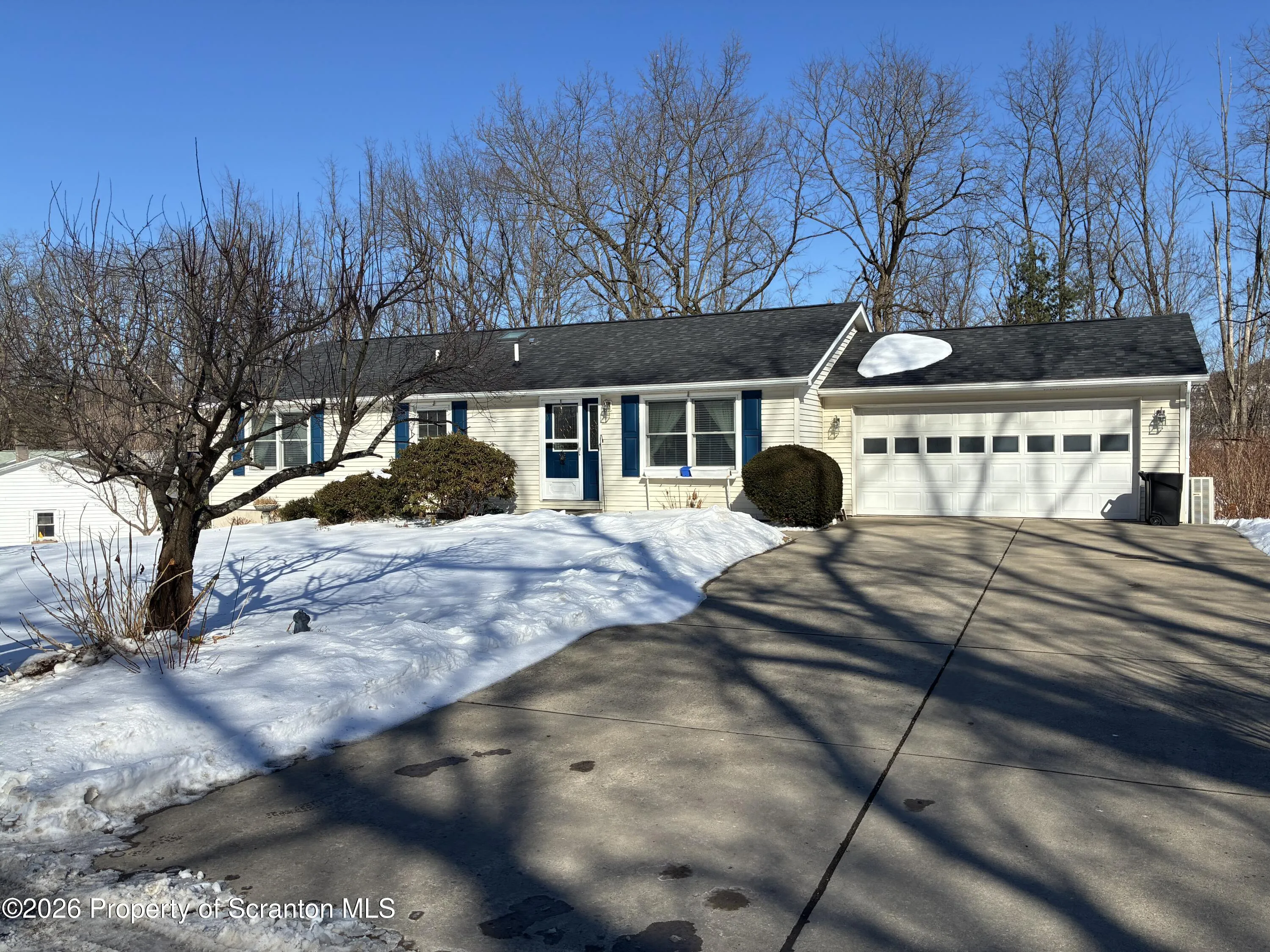 Residential For Sale 100 Bobcat Lane, Clarks Summit, Pennsylvania 18411