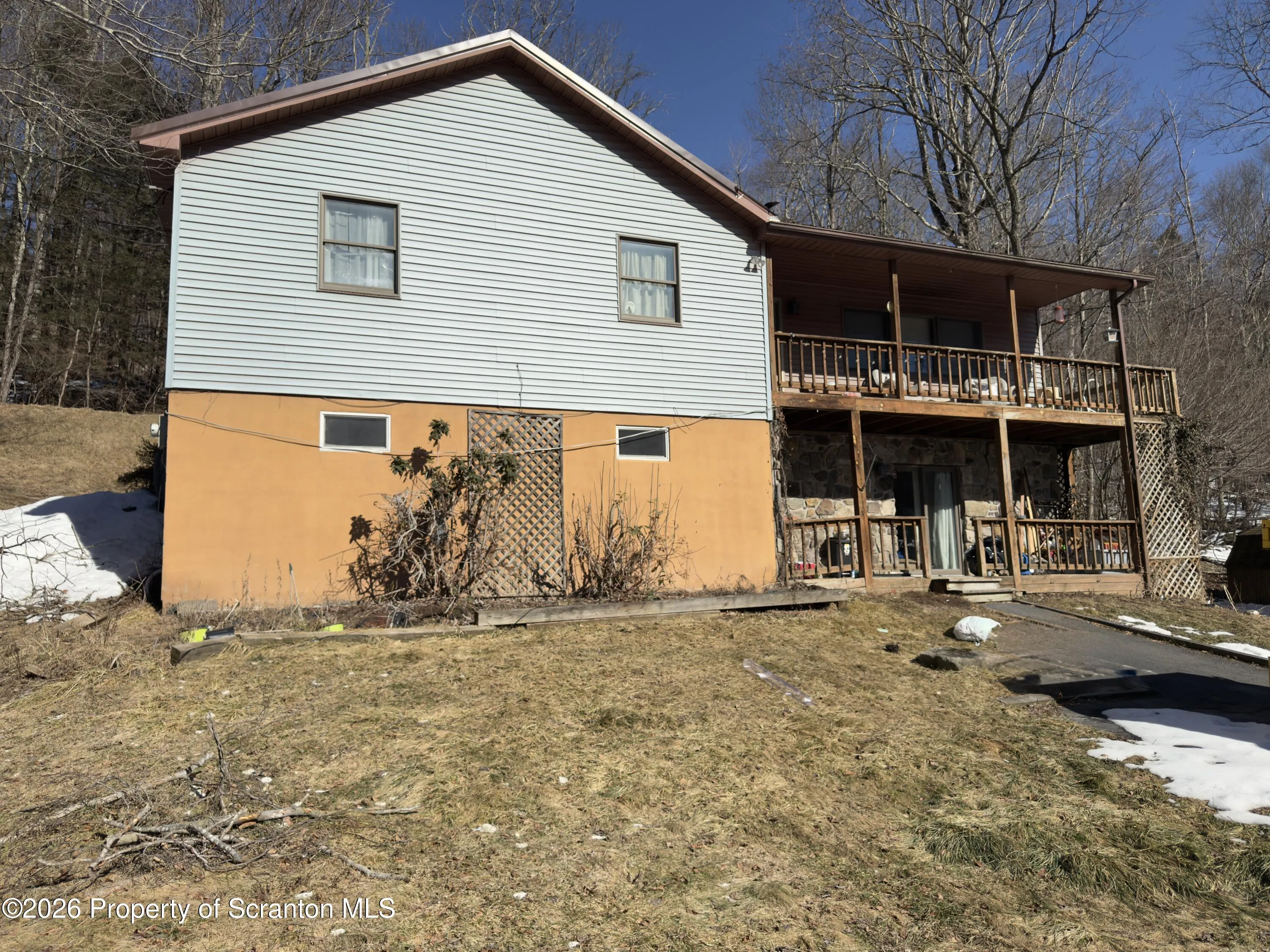 Residential For Sale 91 Pond Road, Moscow, Pennsylvania 18444
