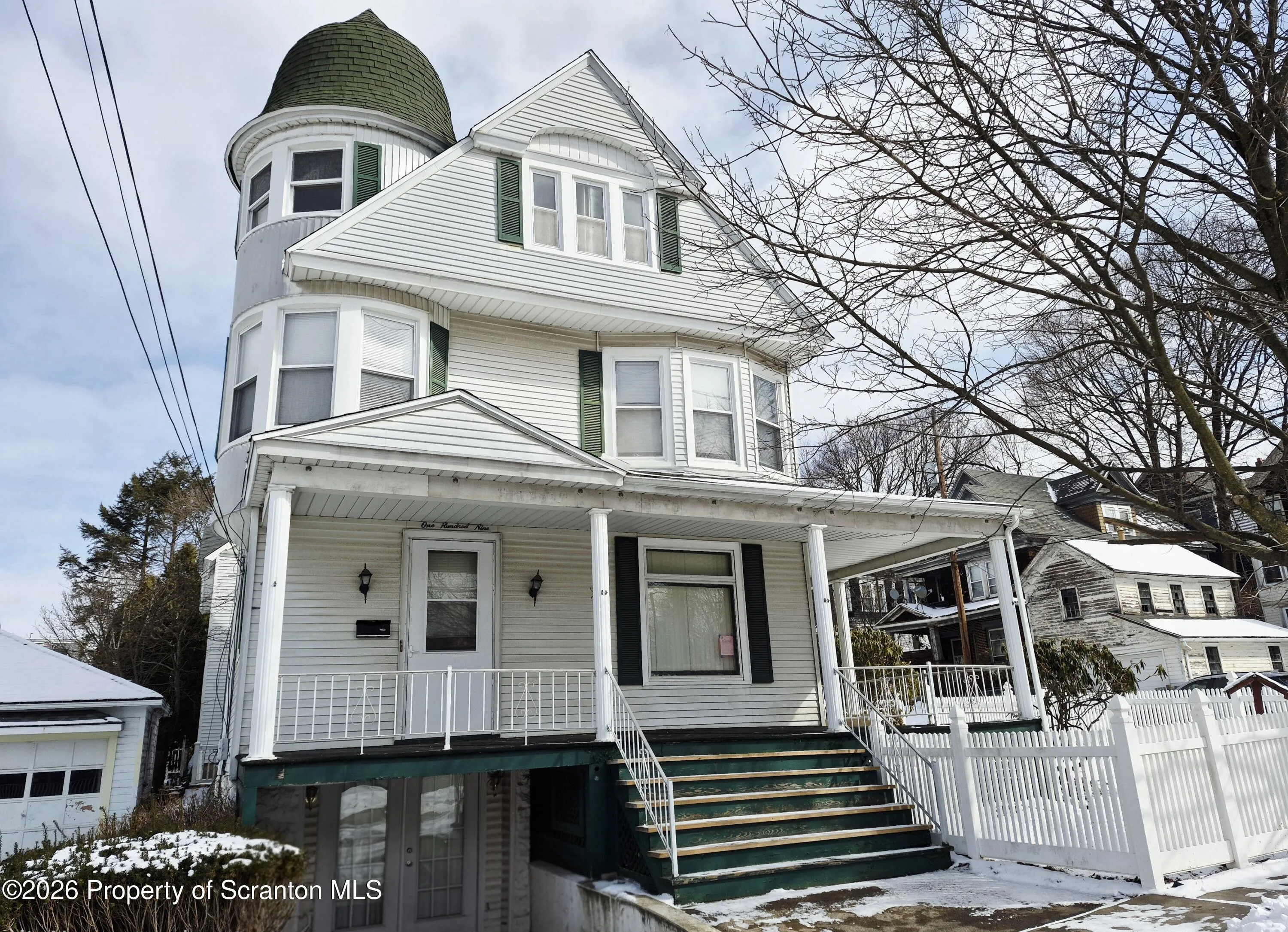 Residential Lease For Rent 109 Salem Avenue Unit 2fl, Carbondale, Pennsylvania 18407