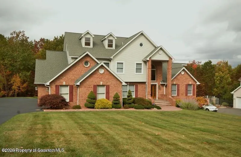 Residential For Sale 125 Lakeview Drive, Scranton, Pennsylvania 18505