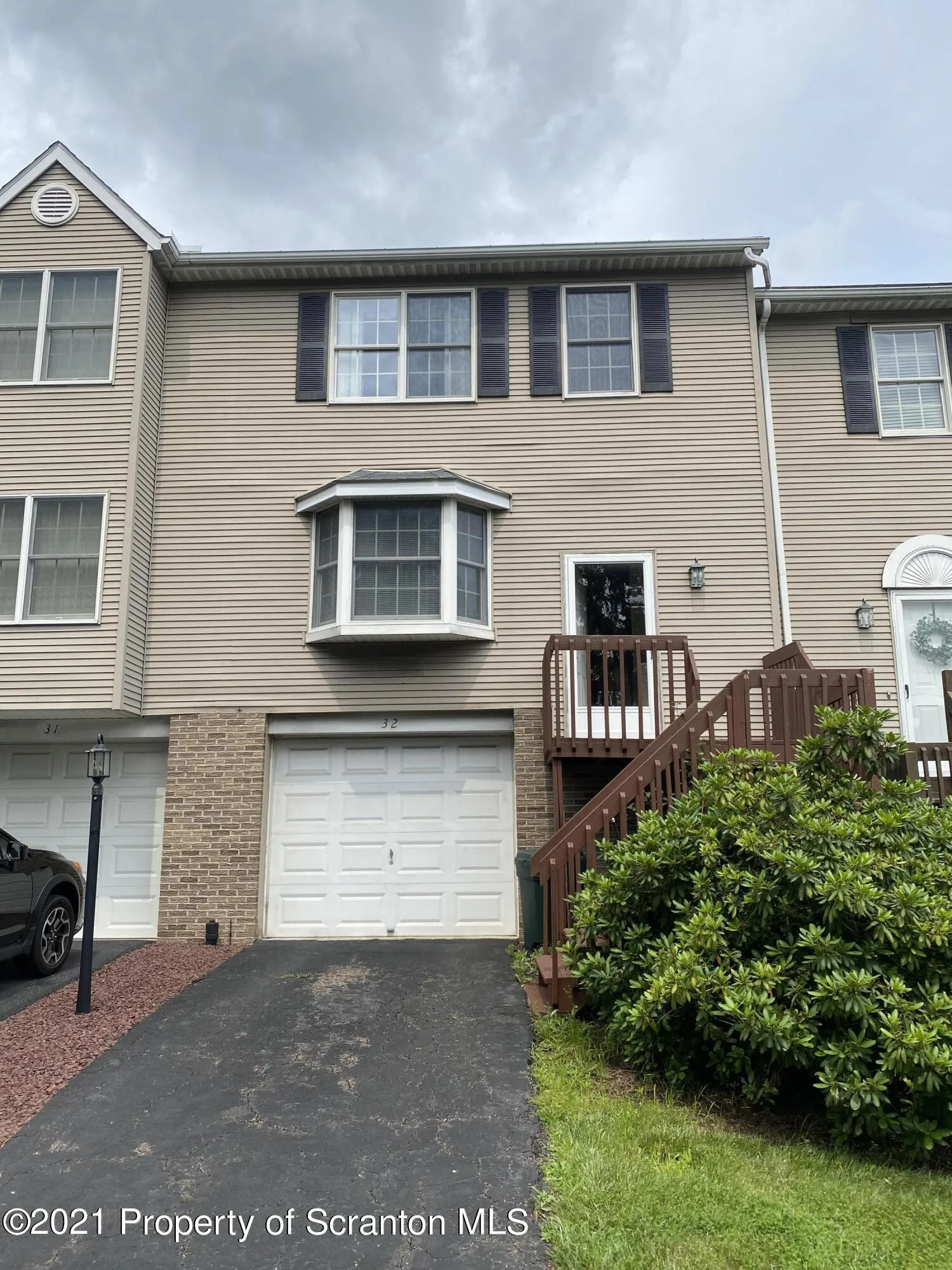Residential Lease For Rent 32 Briarwood Way, South Abington Twp, Pennsylvania 18411