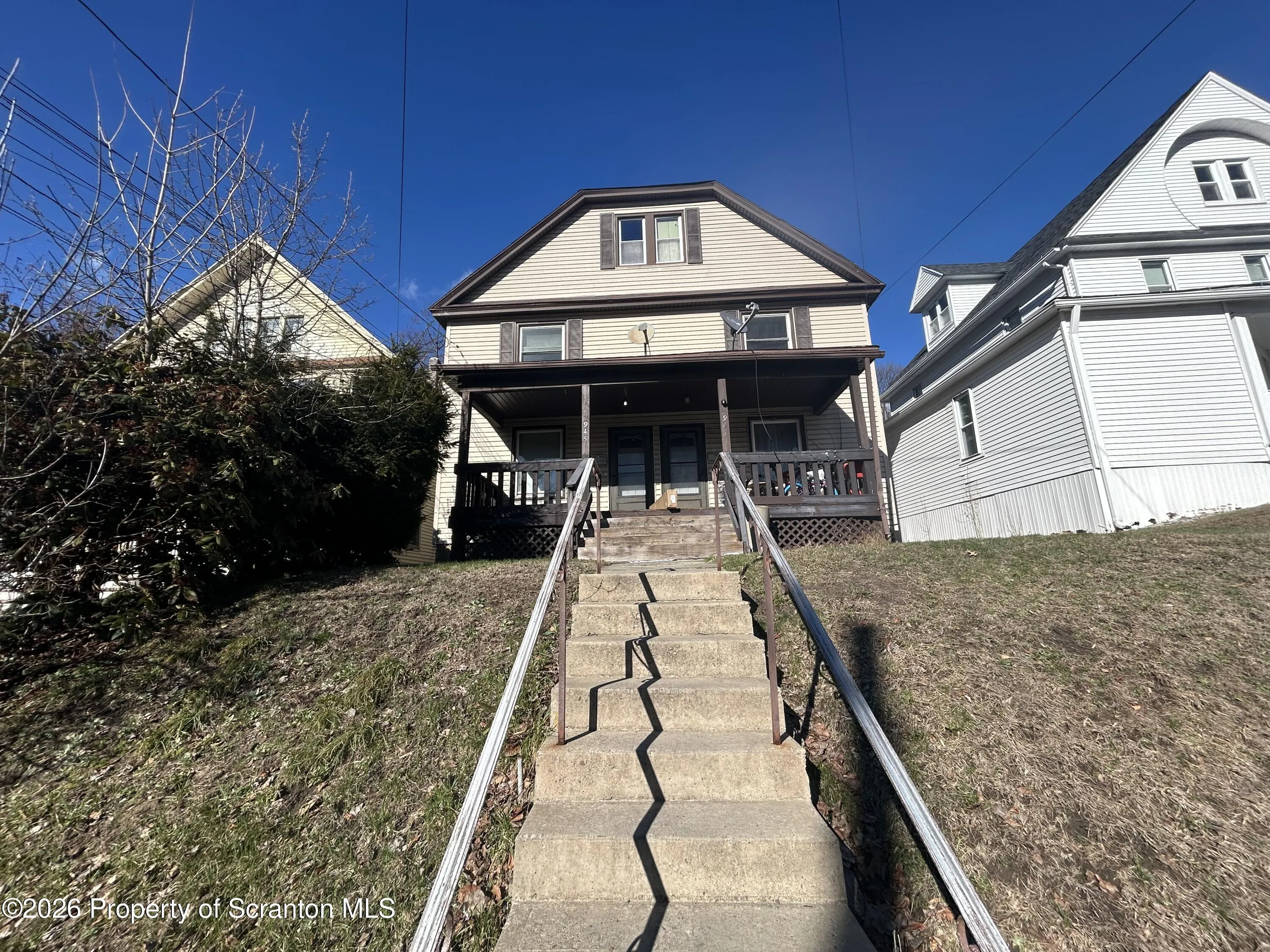 Residential Lease For Rent 945 Woodlawn Street, Scranton, Pennsylvania 18509