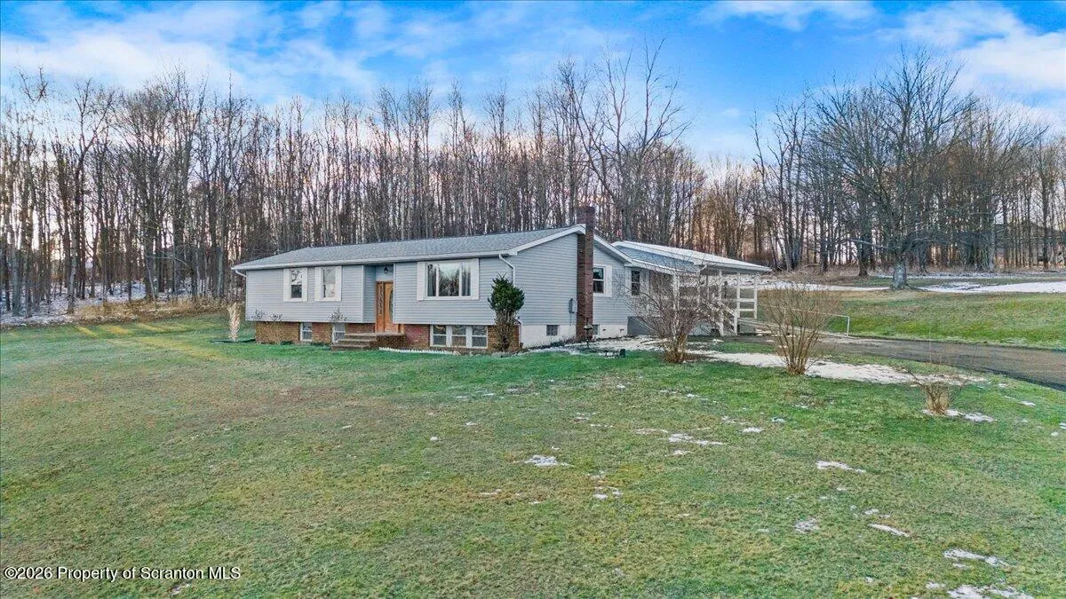 Residential For Sale 133 Shust Road, Greenfield Twp, Pennsylvania 18407
