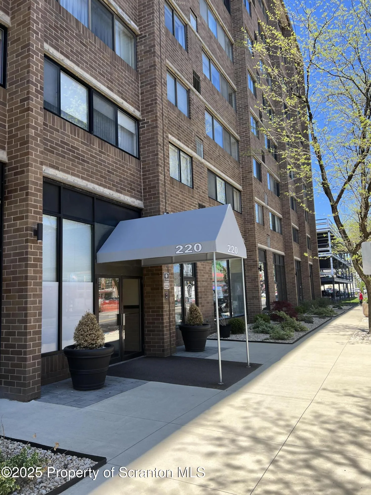 Residential Lease For Rent 220 Linden Street Unit Apt 204, Scranton, Pennsylvania 18503