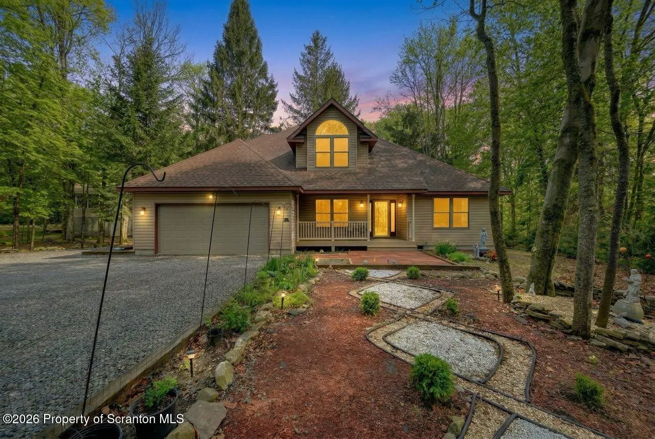 Residential For Sale 42 Wildflower Circle, Gouldsboro, Pennsylvania 18424