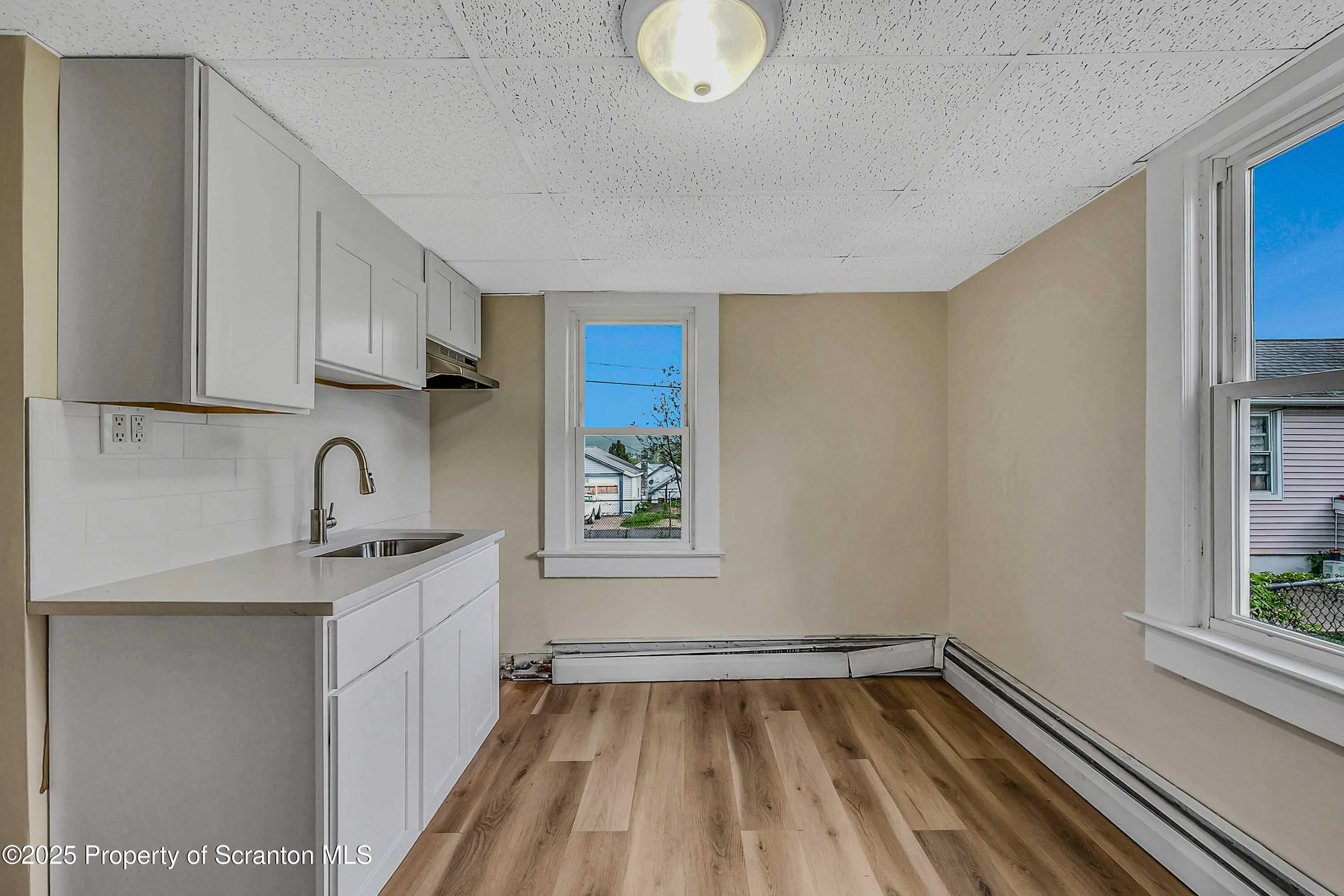 Residential Lease For Rent 918 Maple Street Unit Rear, Scranton, Pennsylvania 18505