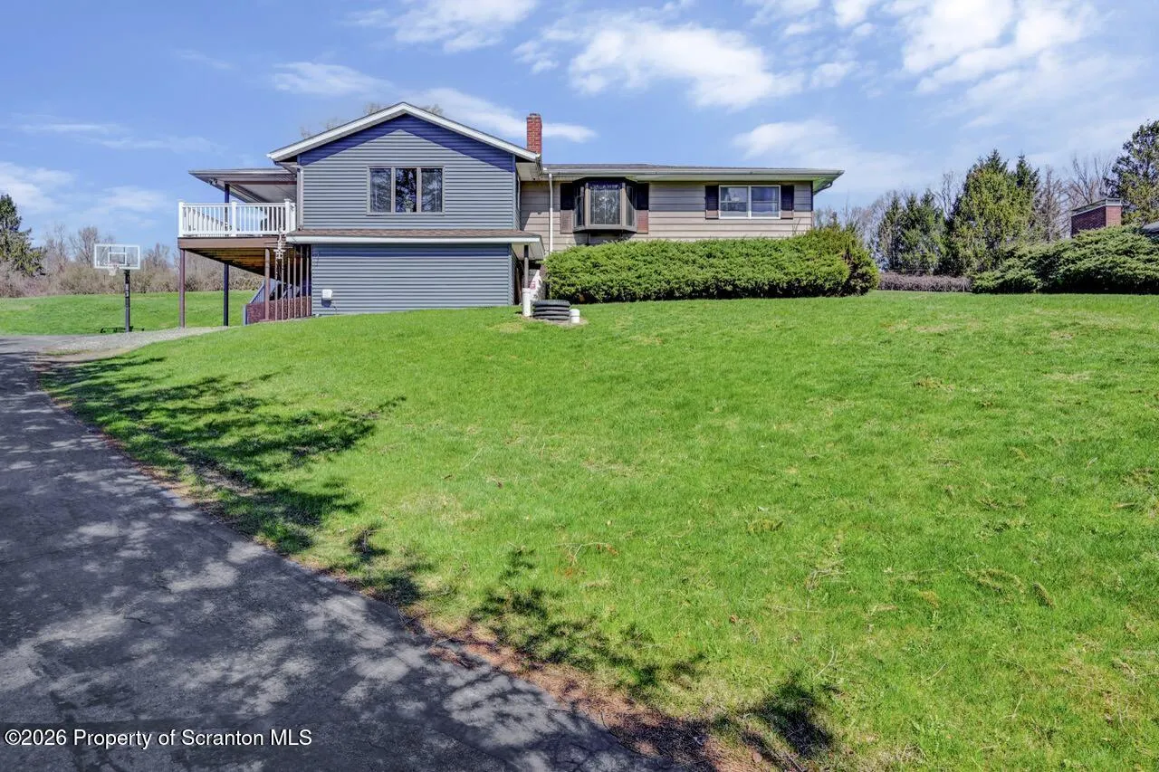 Residential For Sale 2117 E La Plume Road, La Plume, Pennsylvania 18440