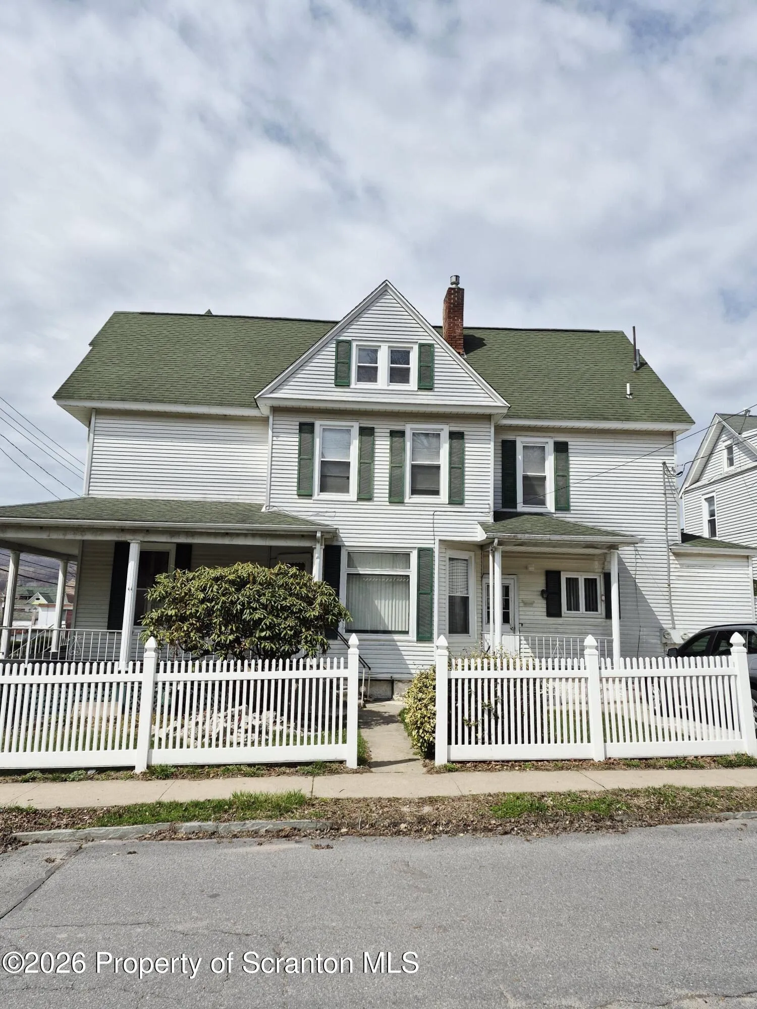 Residential Lease For Rent 109 Salem Avenue Unit 1fl, Carbondale, Pennsylvania 18407