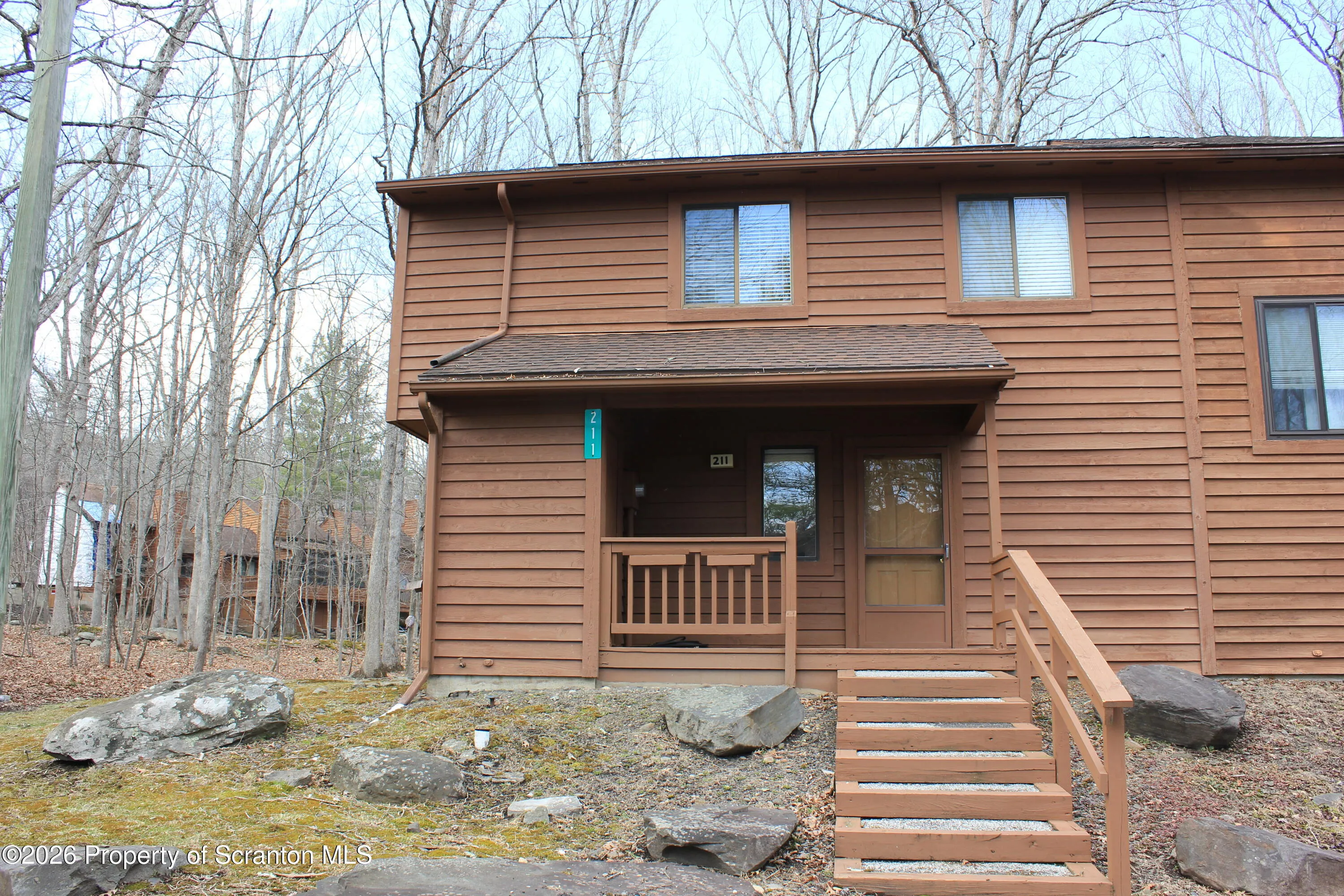 Residential For Sale 211 Falls Circle, Bushkill, Pennsylvania 18324