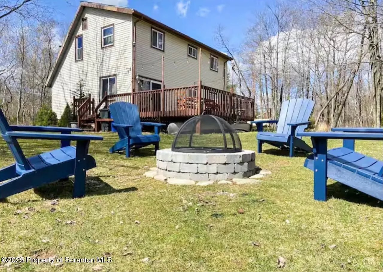 Residential Lease For Rent 221 Ash Drive, Long Pond, Pennsylvania 18334