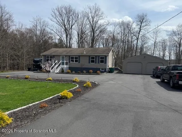 Residential For Sale 100 Victoria Circle, Jefferson Twp, Pennsylvania 18436