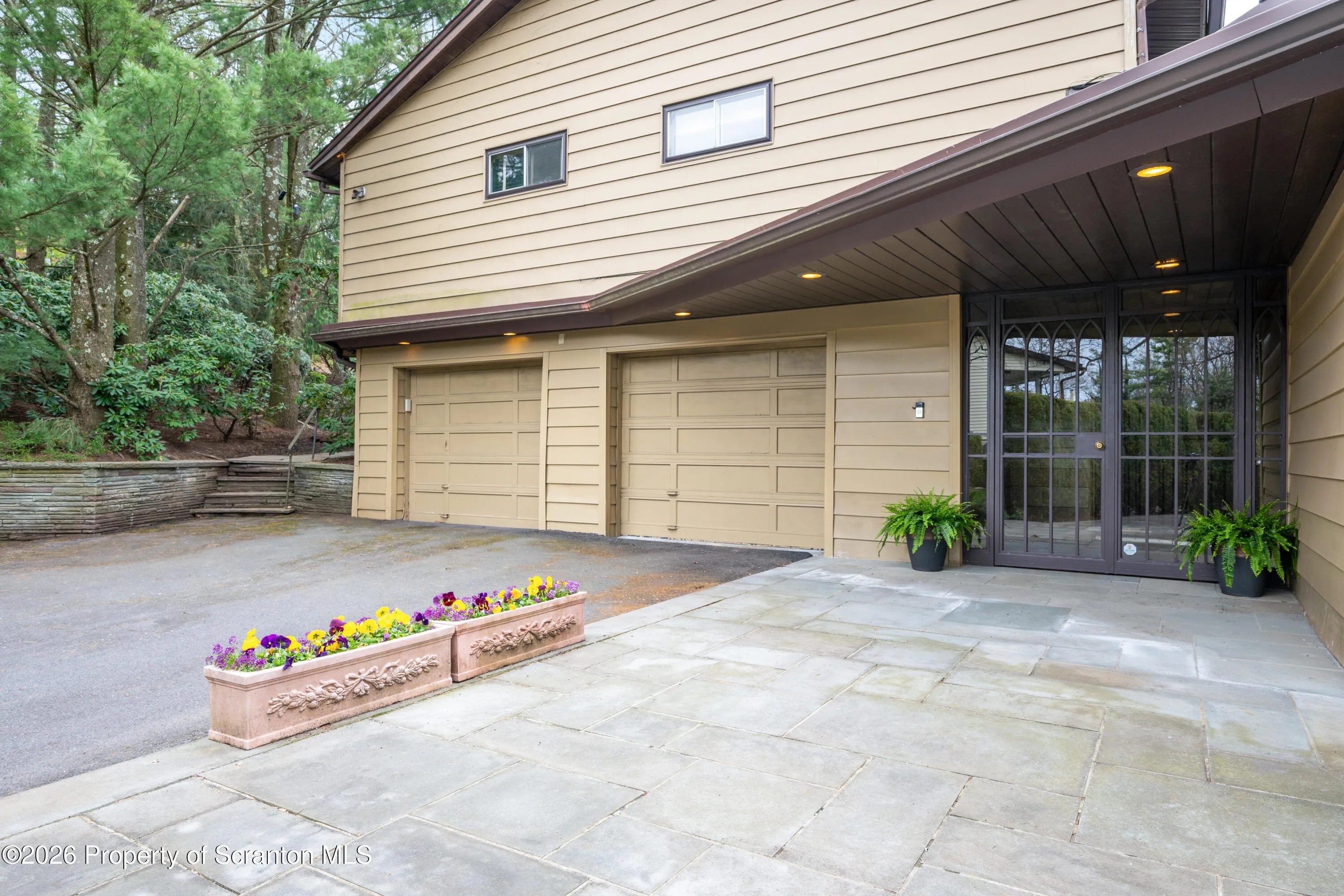 Residential For Sale 20 Pen-y-bryn Drive, Scranton, Pennsylvania 18505
