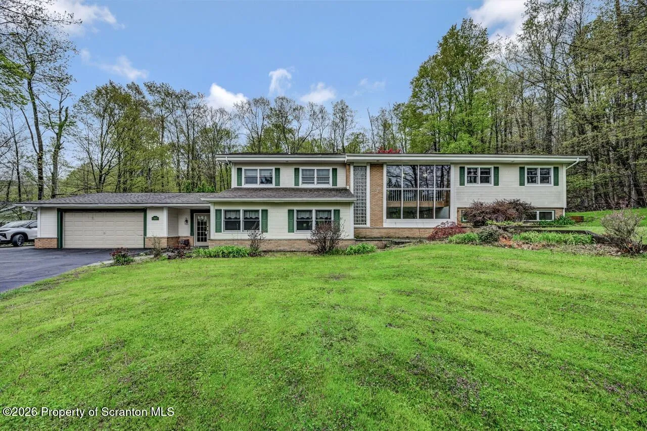 Residential For Sale 113 Wilcrest Road, Roaring Brook Twp, Pennsylvania 18444