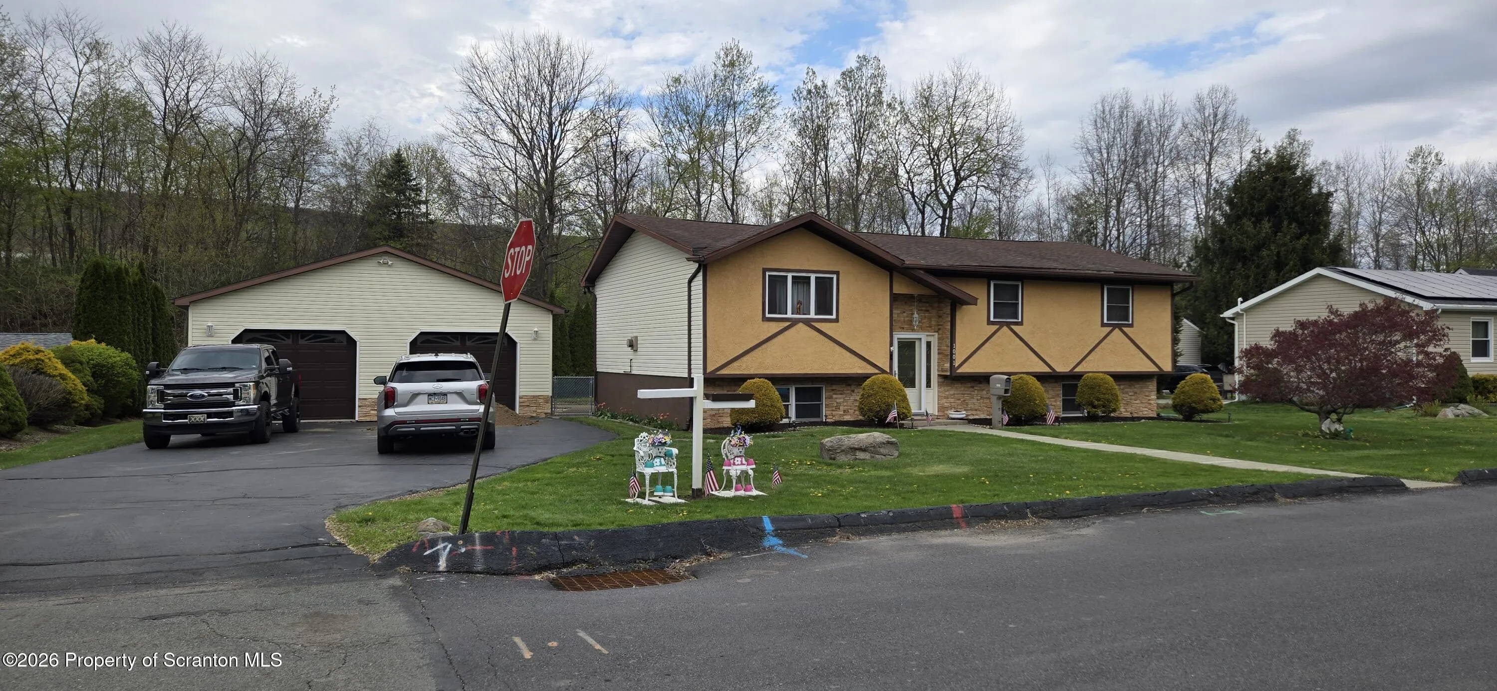 Residential For Sale 1001 Hill Street, Mayfield, Pennsylvania 18433