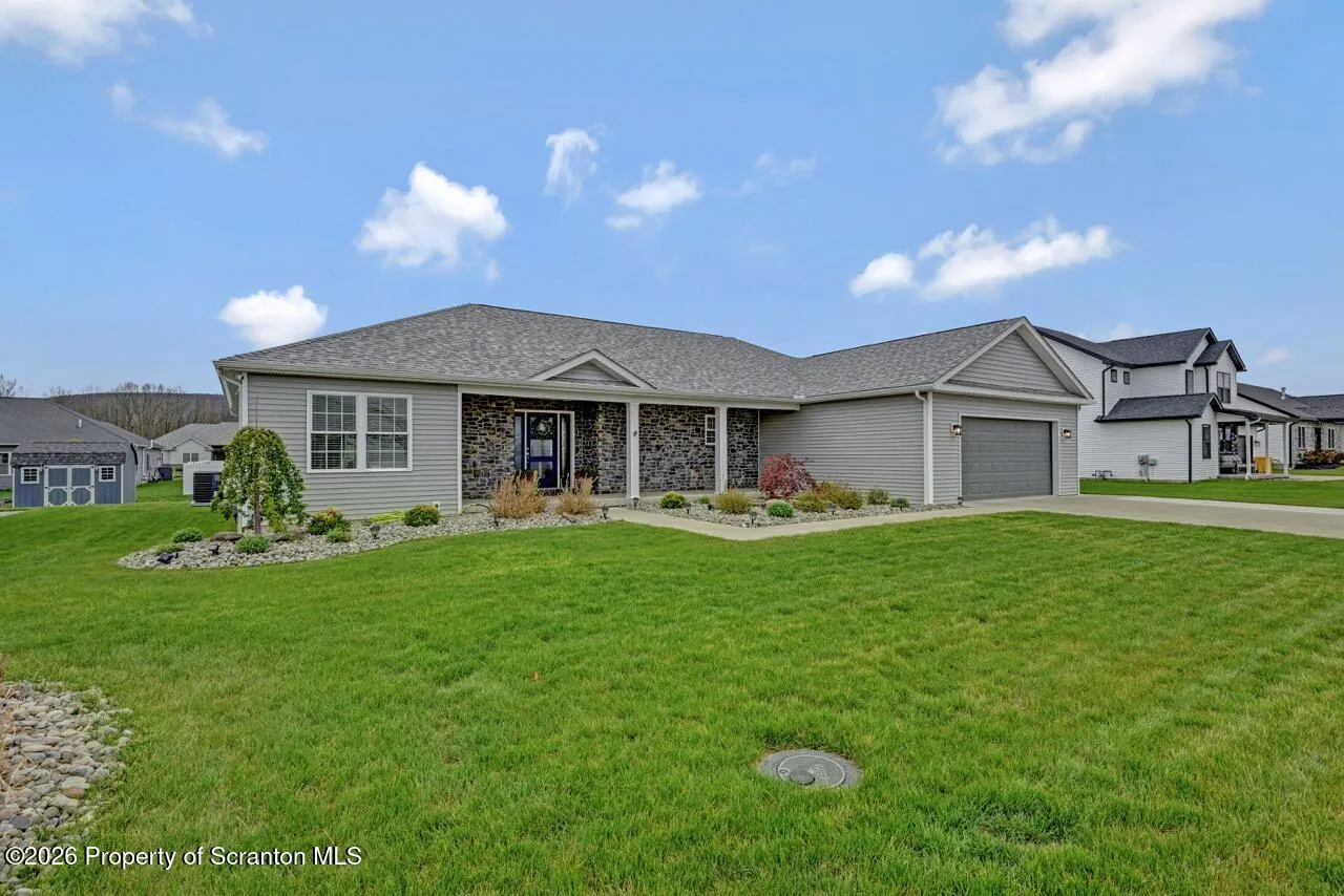 Residential For Sale 114 Osprey Lane, Archbald, Pennsylvania 18403