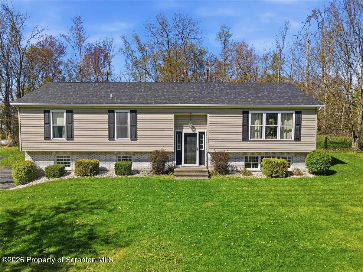 Residential For Sale 125 Wagner Boulevard, Greenfield Twp, Pennsylvania 18407