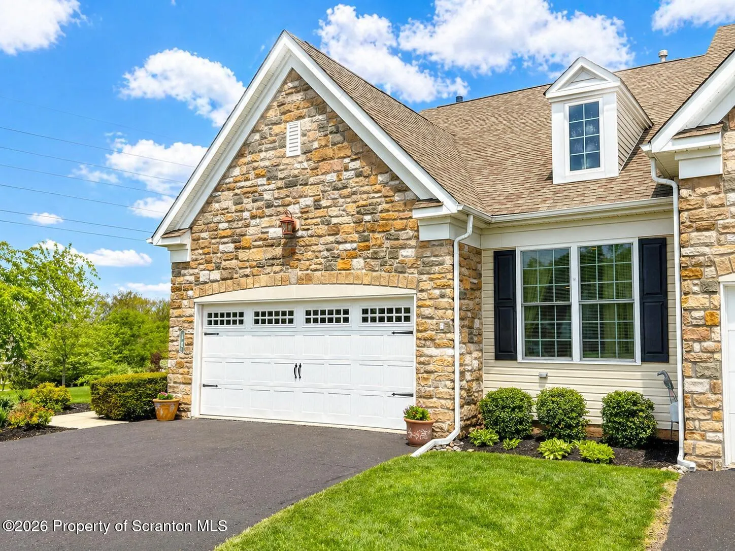 Residential For Sale 14 Komen Court, Sellersville, Pennsylvania 18960