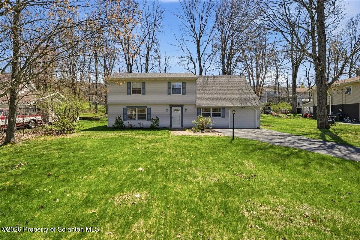 Residential For Sale 30 Yorktown Road, Mountaintop, Pennsylvania 18707