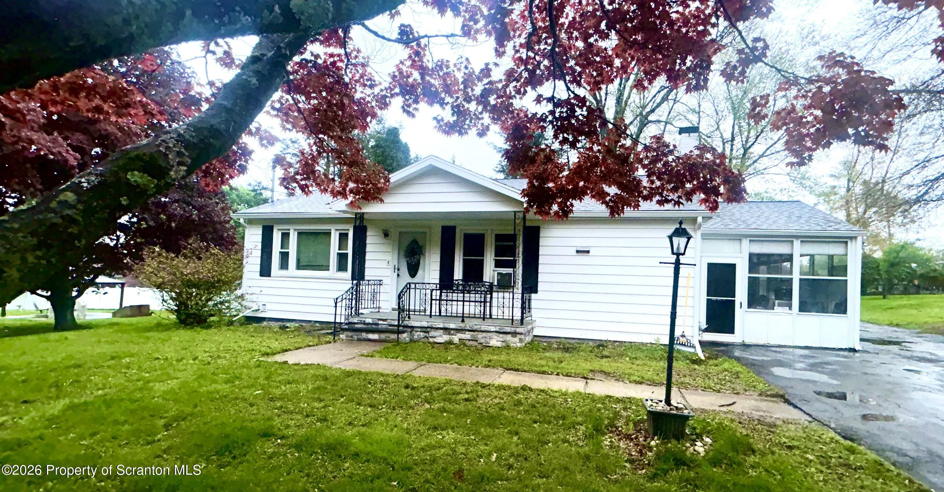 Residential For Sale 8 Oak Drive, Dallas, Pennsylvania 18612