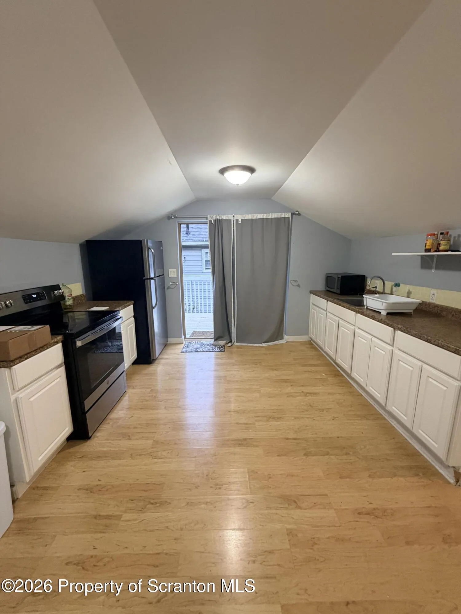 Residential Lease For Rent 535 Maple Street Unit 2, Scranton, Pennsylvania 18505
