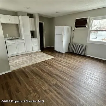 Residential Lease For Rent 109 Smith Street Unit 1st Fl, Dupont, Pennsylvania 18641