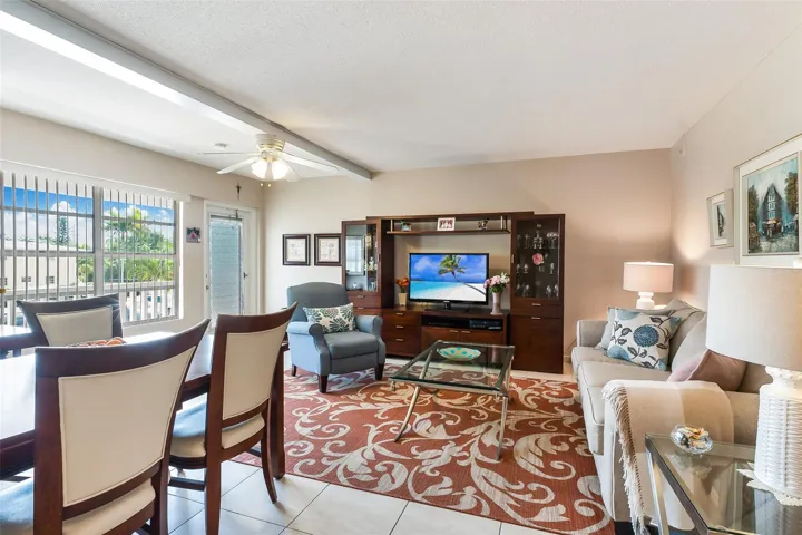 Light and bright unit with large picture window