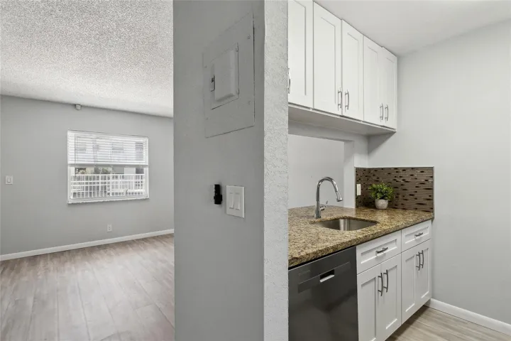 Everything is brand new
a/c, electrical kitchen and appliances