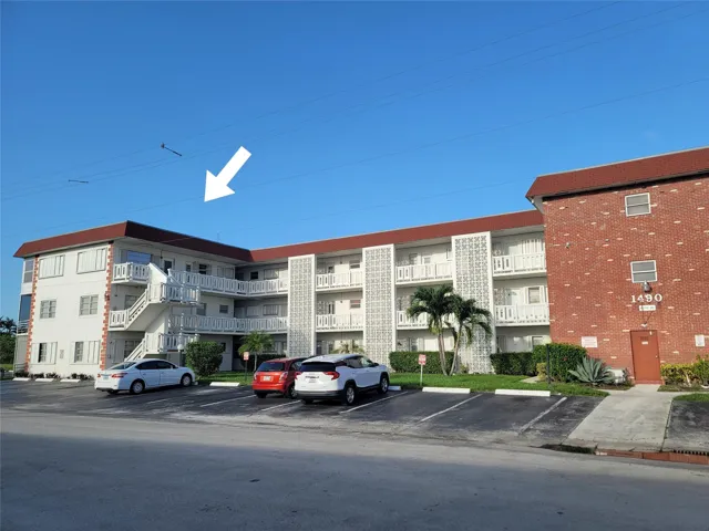 Welcome home, this awesome top floor, two-bedroom 2 full bathroom, corner unit is located in theWelcome home, this awesome top floor!