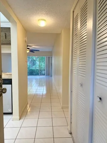 Oversized, 880 sq. ft, first floor unit