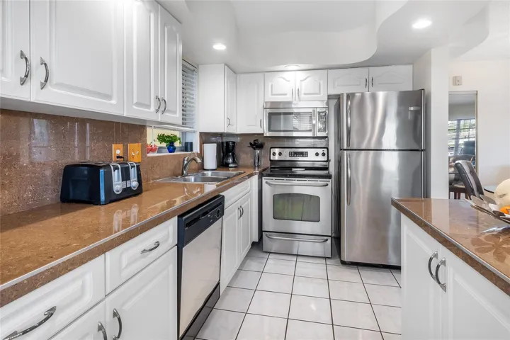 ALL STAINLESS APPLIANCES