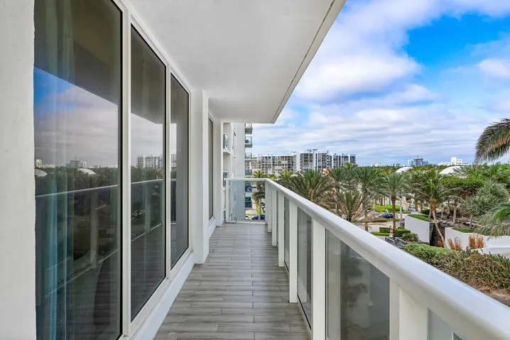 019-2751SouthOceanDrive-Unit504N-Hollywo