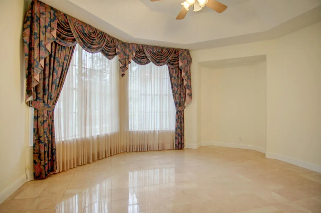 28 dining room 3